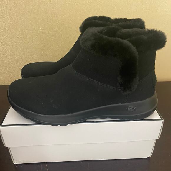 Skechers Women's Air Cooled Goga Mat Shoes - Picture 1 of 7